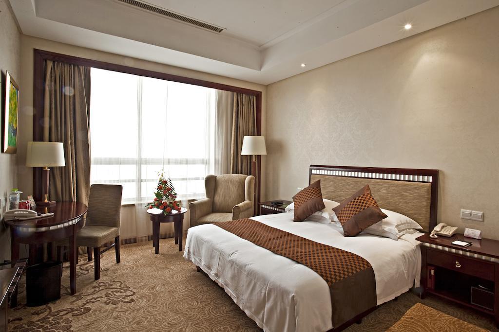 Regal Plaza Hotel, Hangzhou Room photo